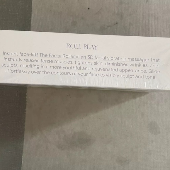 Beambo Roll Play Electric Facial Roller Massager 360° Rotation RETAIL $40 / NEW - Picture 3 of 7